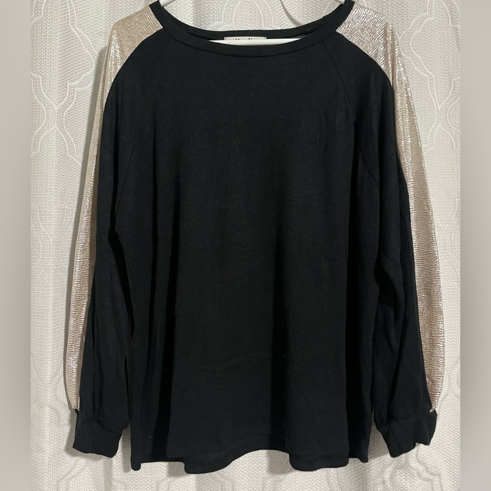 Black with Gold Arm Accents Haptics Top Size L
